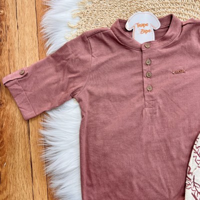 Conj. Camiseta Gola Padre e Bermuda em Linho Folhagem - Bordô e Areia